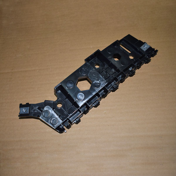 براکت پلاستیکی سپر جلو چپ - تیگو ۷ پرو