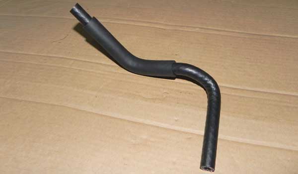 لوله ورودی از موتور به مخزن انبساط ام وی ام ۵۳۰ و ۵۵۰