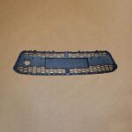 شبکه بزرگ سپر جلو با محل نصب پلاک - ام وی ام ۳۱۵ AT