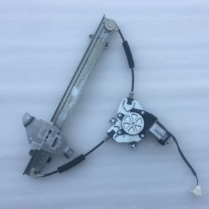 شیشه بالابر جلو راست - ام وی ام ۵۵۰